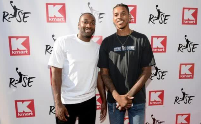 呈现出羽毛 呈现出羽毛